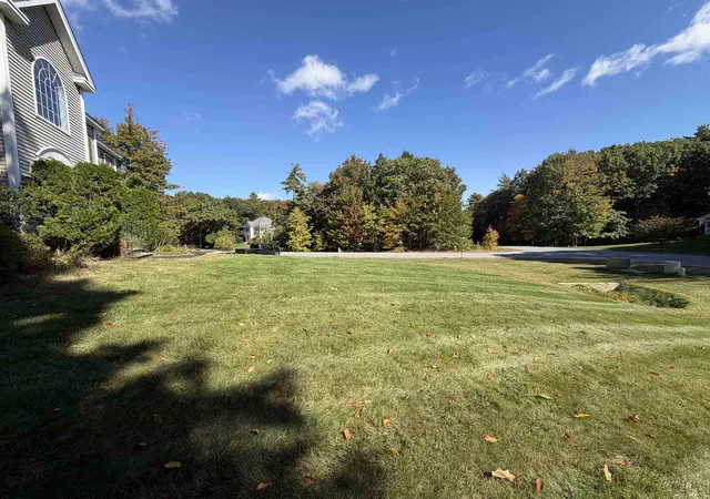 Photo 3 of Single family home for sale at 5 Fiddlehead Ln, Chester, NH 03036 | MLS# 5113034 | Listing updated on 2026-10-06