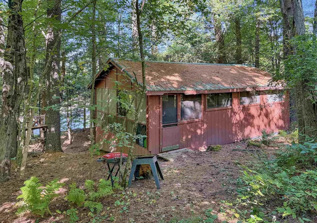 Photo 2 of Single family home for sale at 118 River Rd, Epsom, NH 03234 | MLS# 5113042 | Listing updated on 2026-10-06
