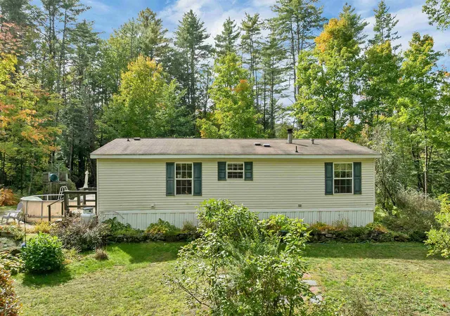 Photo 3 of Single family home for sale at 131 Upper Oxbow Rd, New Hampton, NH 03256 | MLS# 5113043 | Listing updated on 2026-10-06