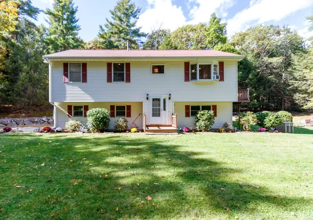 Single family home for sale at 269 High St, Candia, NH 03034 | MLS# 5113046