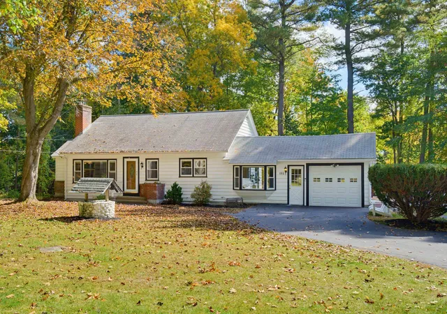 Single family home for sale at 195 Rockingham Rd, Auburn, NH 03032 | MLS# 5113051