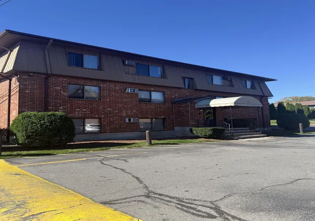 Condo for sale at 45 Log St #1H, Manchester, NH 03102 | MLS# 5113052