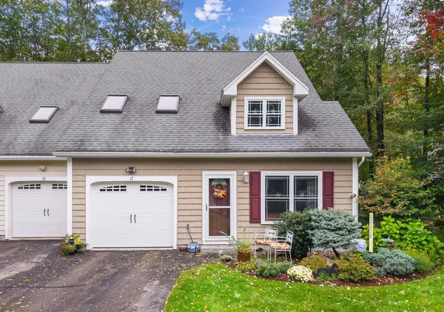 Photo 1 of Single family home for sale at 17 Orin Ln, York, ME 03909 | MLS# 5113084 | Listing updated on 2026-10-26