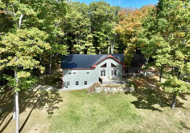 Single family home for sale at 219 Church St, Piermont, NH 03779 | MLS# 5113161