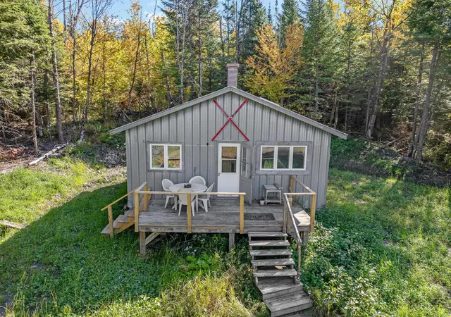 Photo 1 of Single family home for sale at 4544 Hall Strm Rd, Pittsburg, NH 03592 | MLS# 5113177 | Listing updated on 2026-10-10
