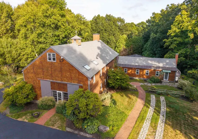Photo 1 of Mansion for sale at 17 Newfields Rd, Exeter, NH 03833 | MLS# 5113178 | Listing updated on 2026-10-29