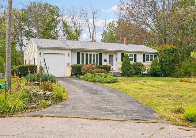 Photo 1 of Single family home for sale at 74 Coakley Rd, Portsmouth, NH 03801 | MLS# 5113180 | Listing updated on 2026-10-15