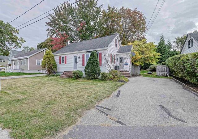 Single family home for sale at 205 Bourne St, Manchester, NH 03103 | MLS# 5113183