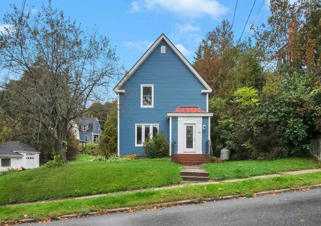 Photo 2 of Single family home for sale at 90 Tremont St, Barre, VT 05641 | MLS# 5113226 | Listing updated on 2026-10-22