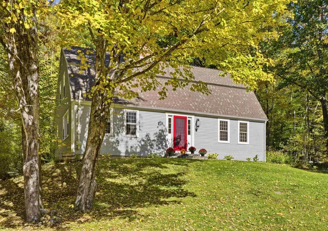 Photo 2 of Single family home for sale at 8 Baptist Hl Rd, Canterbury, NH 03224 | MLS# 5113244 | Listing updated on 2026-10-12