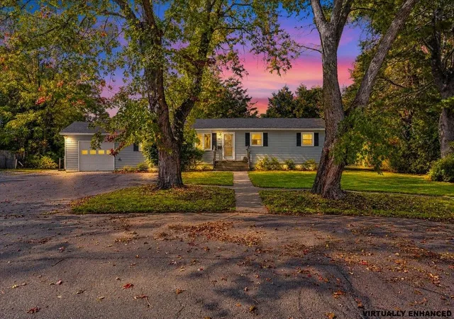Photo 1 of Single family home for sale at 20 Suzanne Dr, Portsmouth, NH 03801 | MLS# 5113261 | Listing updated on 2026-10-21