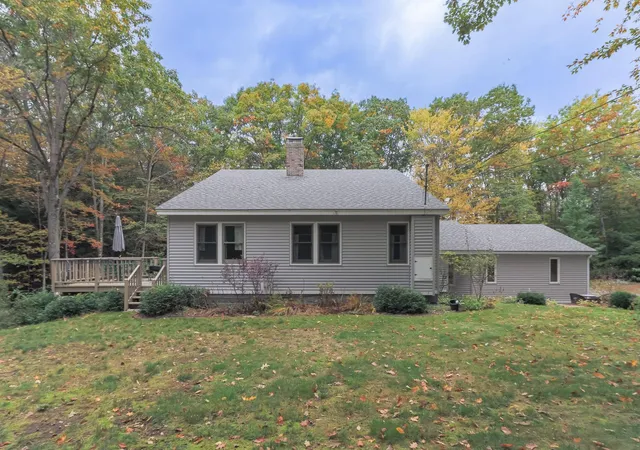 Photo 1 of Single family home for sale at 565 Old County Rd, Plainfield, NH 03781 | MLS# 5113282 | Listing updated on 2026-10-16