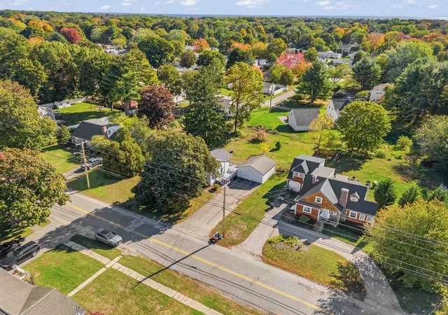 Photo 2 of Single family home for sale at 25 Moulton Rd, Hampton, NH 03842 | MLS# 5113295 | Listing updated on 2026-10-14