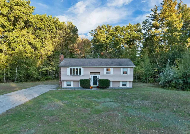 Photo 1 of Single family home for sale at 66 Plummer Rd, Bedford, NH 03110 | MLS# 5113306 | Listing updated on 2026-10-18