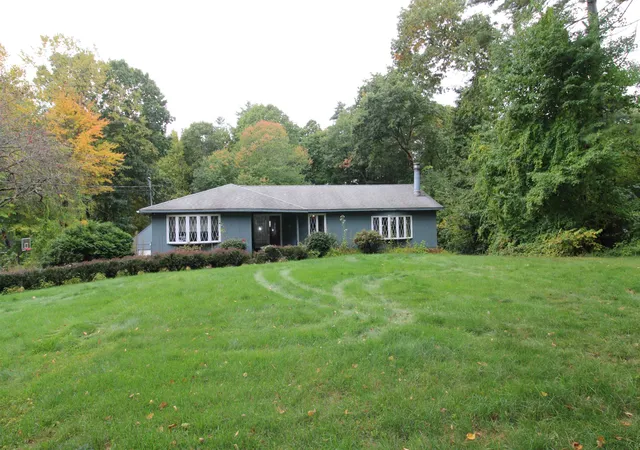 Photo 1 of Sale Pending at 6 Beaver Path, Hudson, NH 03051 | MLS# 5113308 | Listing updated on 2026-10-11