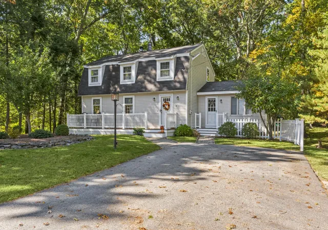 Single family home for sale at 3 Travis Rd, Nashua, NH 03063 | MLS# 5113344
