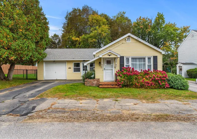 Photo 1 of Single family home for sale at 9 Taylor St, Laconia, NH 03246 | MLS# 5113407 | Listing updated on 2026-10-20