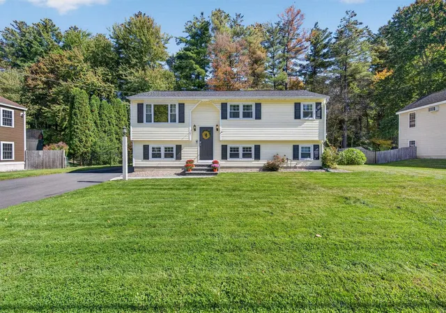 Photo 1 of Sale Pending at 25 Kim Rd, Salem, NH 03079 | MLS# 5113416 | Listing updated on 2026-10-13