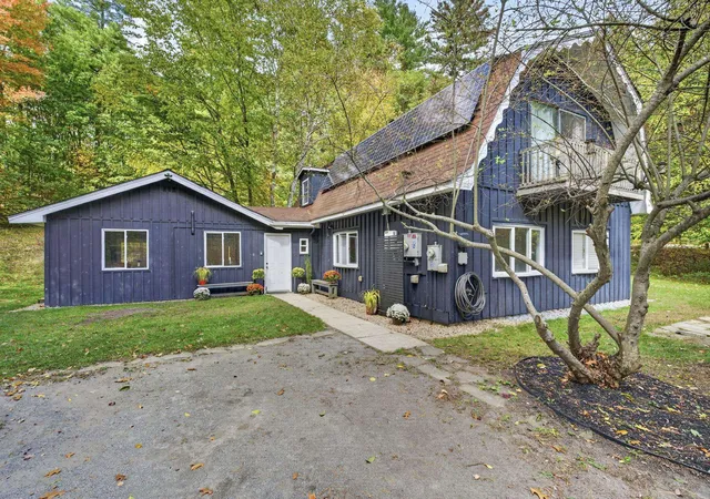 Single family home for sale at 104 Mountain Rd, Nottingham, NH 03290 | MLS# 5113443