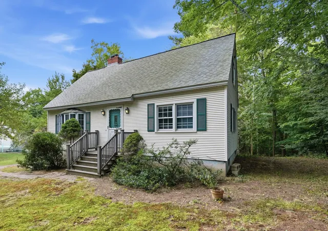 Photo 1 of Single family home for sale at 69 College Rd, Manchester, NH 03102 | MLS# 5113481 | Listing updated on 2026-10-20