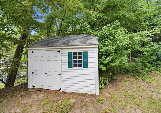 Photo 2 of Single family home for sale at 69 College Rd, Manchester, NH 03102 | MLS# 5113481 | Listing updated on 2026-10-20