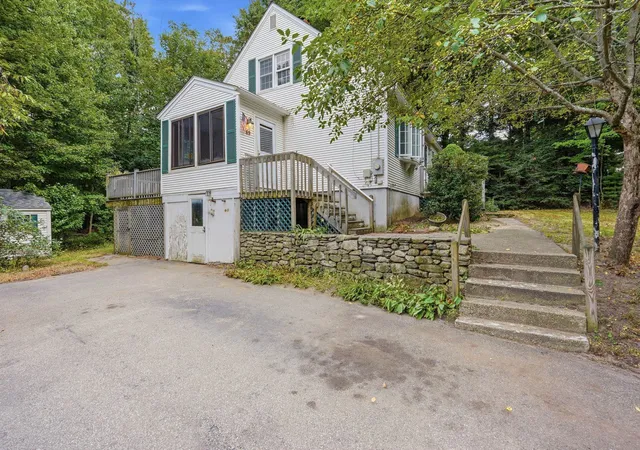 Photo 3 of Single family home for sale at 69 College Rd, Manchester, NH 03102 | MLS# 5113481 | Listing updated on 2026-10-20