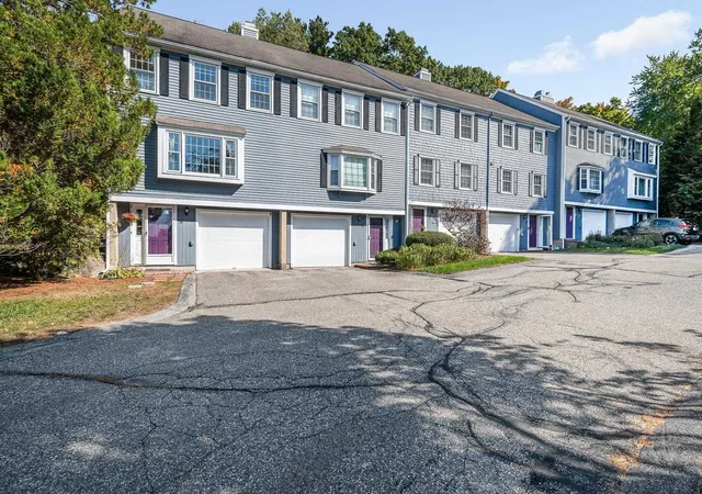 Photo 1 of Sale Pending at 28 Meadowview Cir, Nashua, NH 03062 | MLS# 5113517 | Listing updated on 2026-10-22