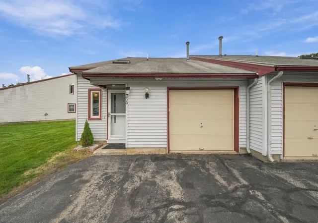 Townhouse for sale at 230 Stonebridge Dr #230L, Nashua, NH 03063 | MLS# 5113535