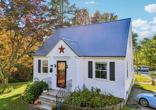 Photo 3 of Single family home for sale at 88 Broadway St, Pembroke, NH 03275 | MLS# 5113550 | Listing updated on 2026-10-18
