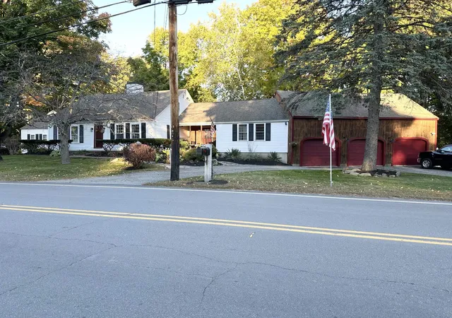 Photo 1 of Single family home for sale at 84 Main St, Hollis, NH 03049 | MLS# 5113573 | Listing updated on 2026-10-16