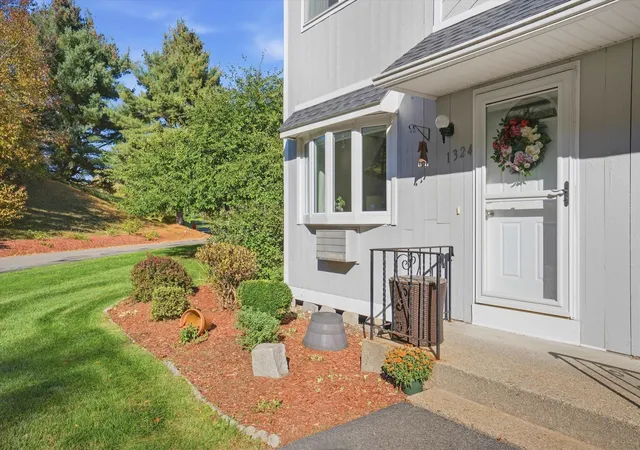 Photo 3 of Sale Pending at 1324 Goffstown Rd #18, Manchester, NH 03102 | MLS# 5113583 | Listing updated on 2026-10-14