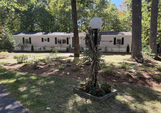 Photo 1 of Sale Pending at 4 Sunny Oaks Ter, Wolfeboro, NH 03894 | MLS# 5113612 | Listing updated on 2026-10-10