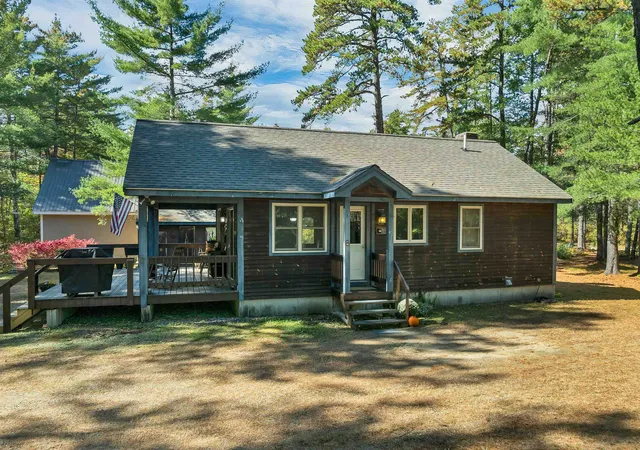 Single family home for sale at 154 Indian Trl, Tamworth, NH 03886 | MLS# 5113630