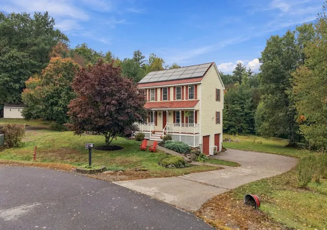 Photo 3 of Single family home for sale at 17 Willow St, Derry, NH 03038 | MLS# 5113643 | Listing updated on 2026-10-17