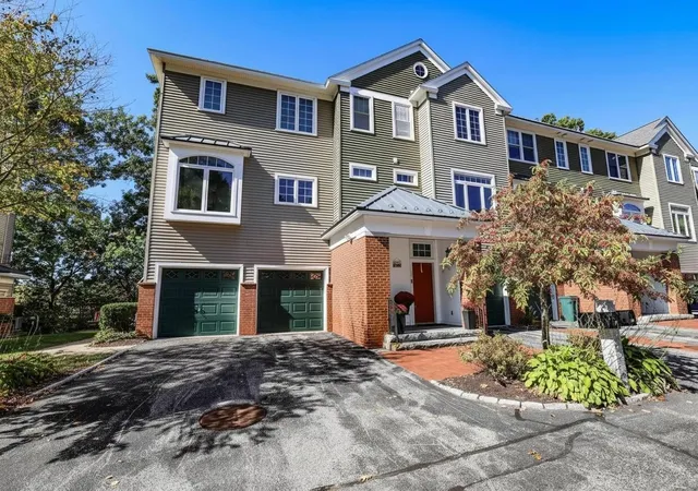 Photo 1 of Townhouse for sale at 125 Riverwalk Way, Manchester, NH 03101 | MLS# 5113693 | Listing updated on 2026-10-20