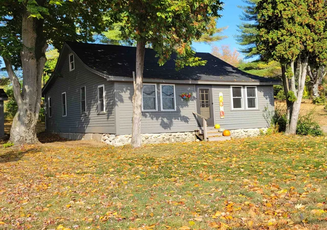 Photo 1 of Single family home for sale at 7018 Oak Hl Rd, Loudon, NH 03307 | MLS# 5113747 | Listing updated on 2026-10-12