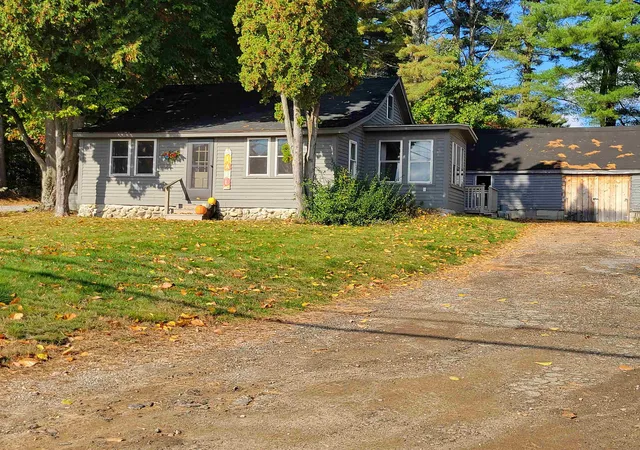 Photo 2 of Single family home for sale at 7018 Oak Hl Rd, Loudon, NH 03307 | MLS# 5113747 | Listing updated on 2026-10-12
