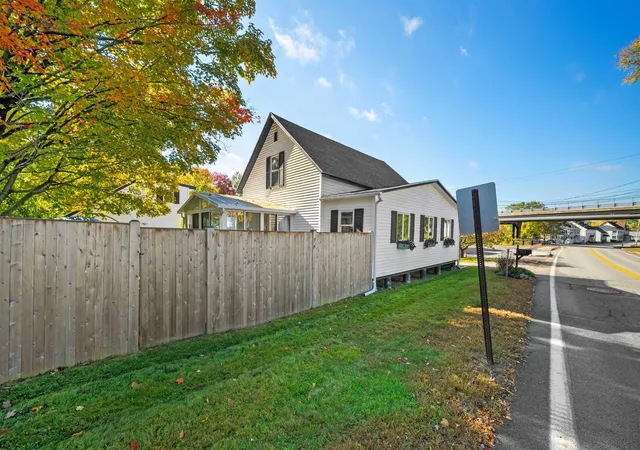 Photo 2 of Single family home for sale at 153 Buck St, Pembroke, NH 03275 | MLS# 5113798 | Listing updated on 2026-10-14