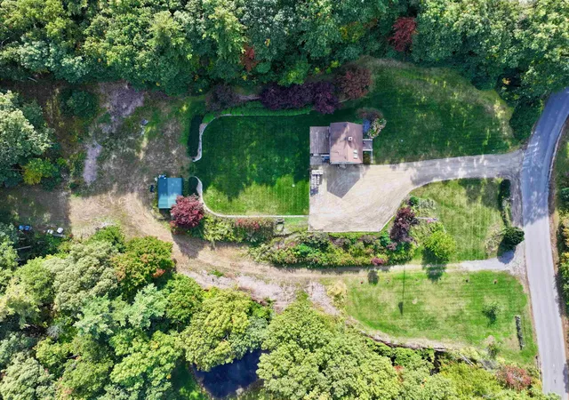 Photo 3 of Single family home for sale at 196 Fordway Ext, Derry, NH 03038 | MLS# 5113800 | Listing updated on 2026-10-10
