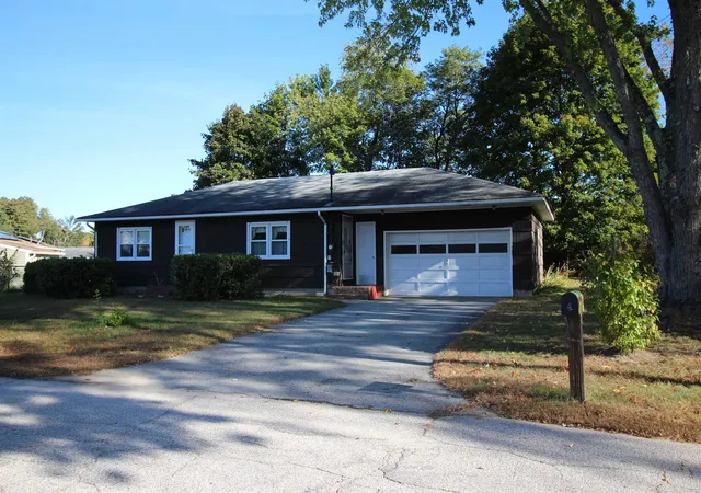 Photo 1 of Sale Pending at 4 Travers St, Hudson, NH 03051 | MLS# 5113807 | Listing updated on 2026-10-15