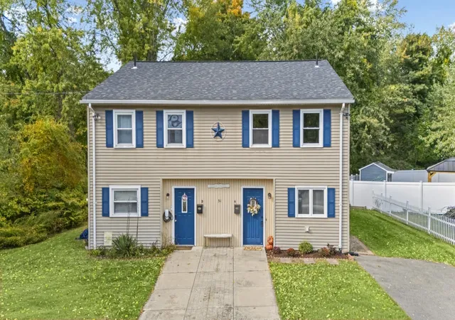 Photo 2 of Condo for sale at 31r South Ave #A, Derry, NH 03038 | MLS# 5113835 | Listing updated on 2026-10-17