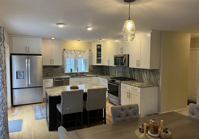 Photo 4 of Single family home for sale at 33 Exeter Farms Rd, Exeter, NH 03833 | MLS# 5113858 | Listing updated on 2026-10-17