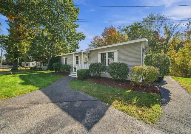 Photo 2 of Manufactured home for sale at 20 Amy Ln, Hampstead, NH 03841 | MLS# 5113866 | Listing updated on 2026-10-14