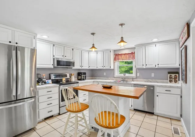 Photo 4 of Single family home for sale at 70 Lane Rd, Raymond, NH 03077 | MLS# 5113877 | Listing updated on 2026-10-21