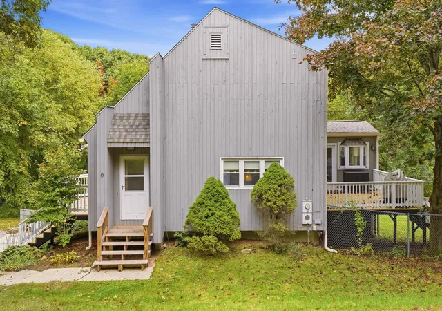Photo 2 of Single family home for sale at 6 Jewell Ln, Derry, NH 03038 | MLS# 5113896 | Listing updated on 2026-10-12