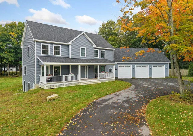 Photo 2 of Single family home for sale at 2 Exeter Rd, North Hampton, NH 03862 | MLS# 5113901 | Listing updated on 2026-10-12