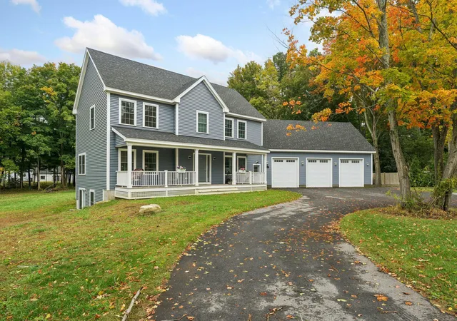 Photo 3 of Single family home for sale at 2 Exeter Rd, North Hampton, NH 03862 | MLS# 5113901 | Listing updated on 2026-10-12