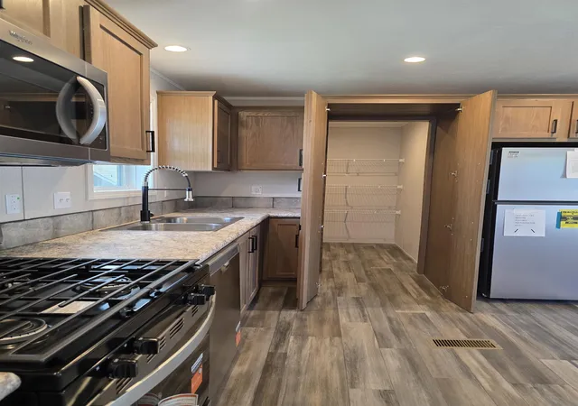 Photo 2 of Manufactured home for sale at 5 Bartlett Ln, Epsom, NH 03234 | MLS# 5113902 | Listing updated on 2026-10-15