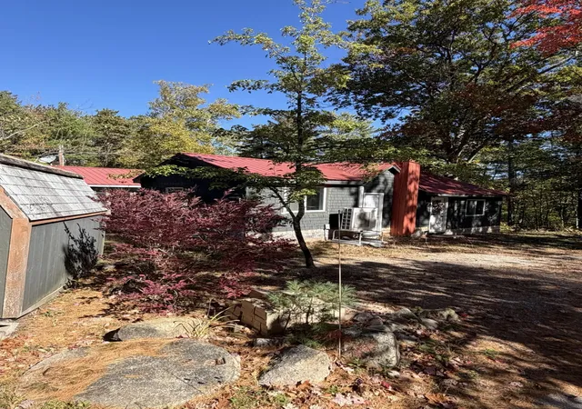 Photo 3 of Single family home for sale at 322 Kings Hwy, New Durham, NH 03855 | MLS# 5113923 | Listing updated on 2026-10-16