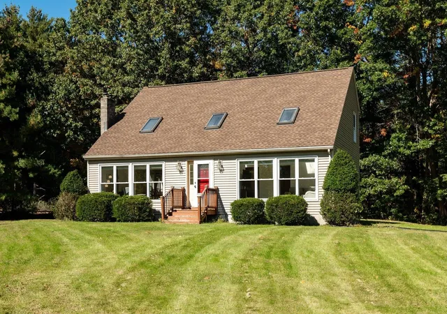 Photo 3 of Single family home for sale at 24 Main St, Newfields, NH 03856 | MLS# 5113925 | Listing updated on 2026-10-15